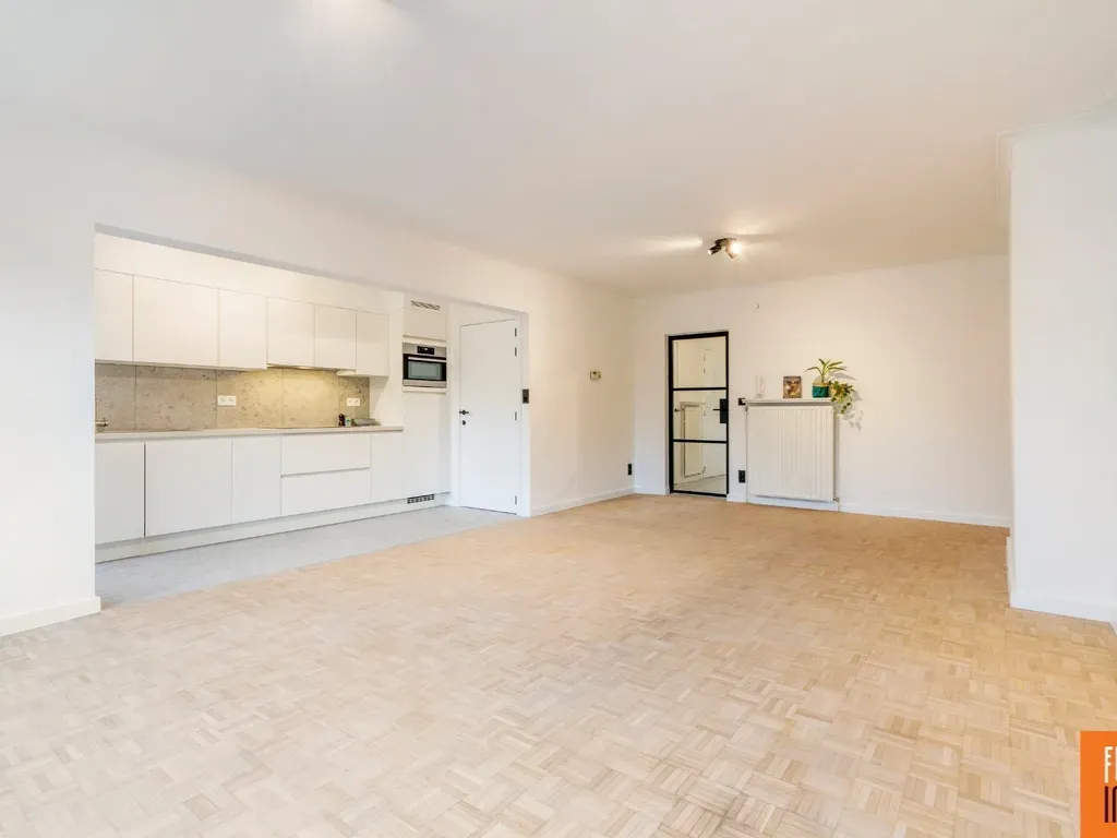 Cuisine - Appartement Modernisé avec Vue sur Parc à Roeselare