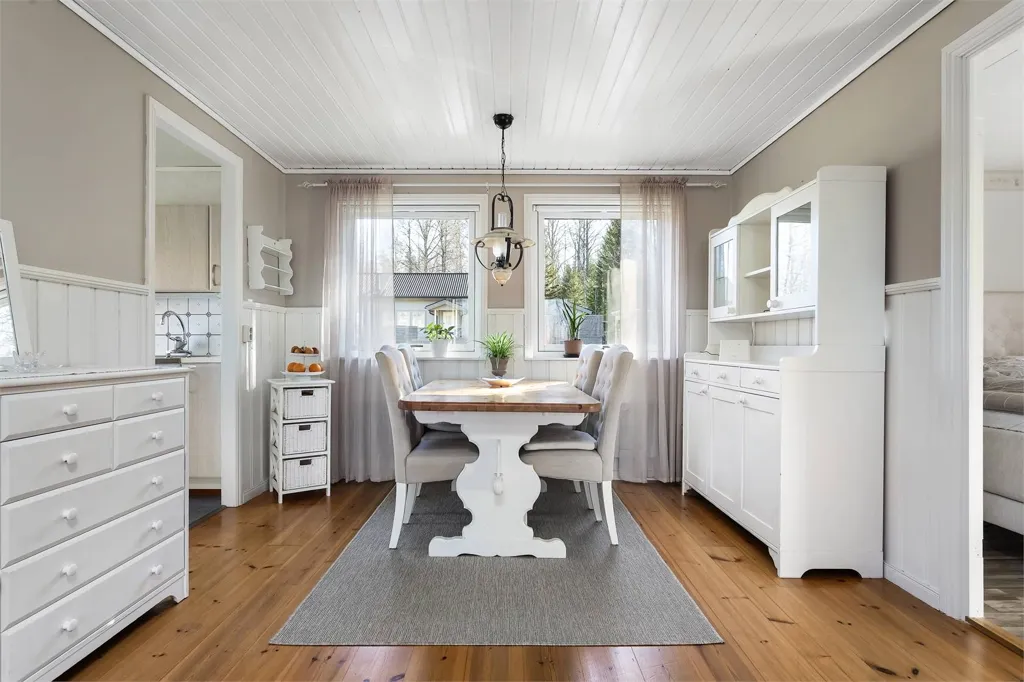 Söögituba - Cottage with Pool Access in Sör-Älgen