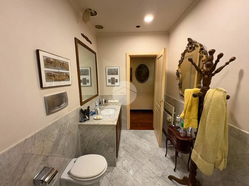 Bathrooms - Spacious 6-Room Apartment in Genoa
