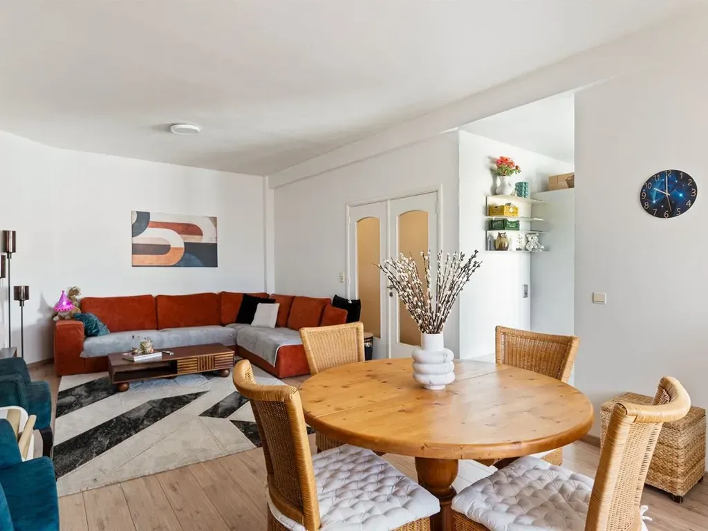 Söögituba - Twin-bedroom Apartment with Balcony in Expo District