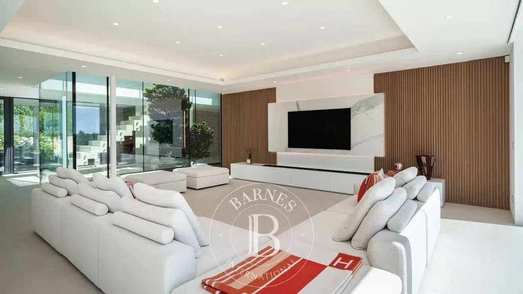 Living Room - Luxury Villa with Sea View in Grimaud