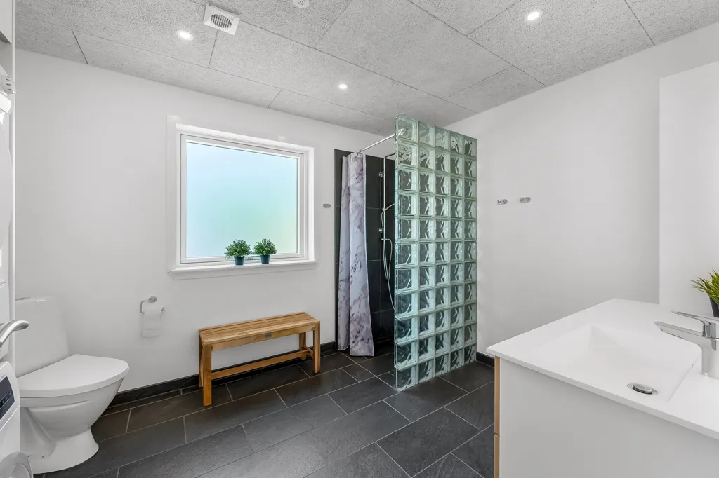 Salles de bain - Cottage with Garden in Skjern
