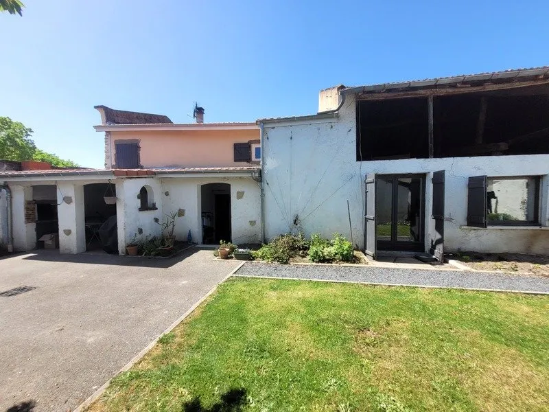 Aed - House with Solar Panels near Riom
