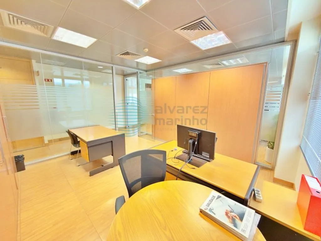 Office - Office with Air Conditioning in Campo Grande, Lisbon