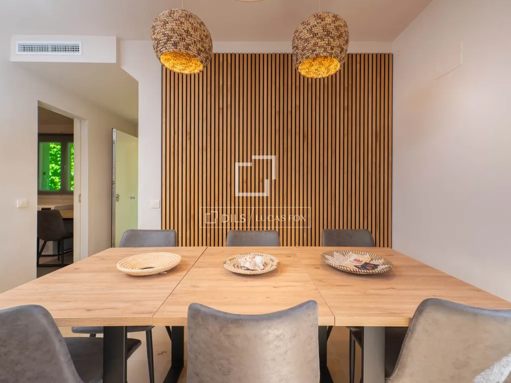 Söögituba - Renovated Townhouse Near Beach in Cala Llonga