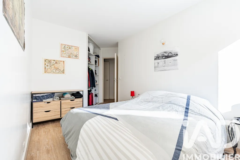Magamistoad - 3-Bedroom Flat with Parking in Central Location