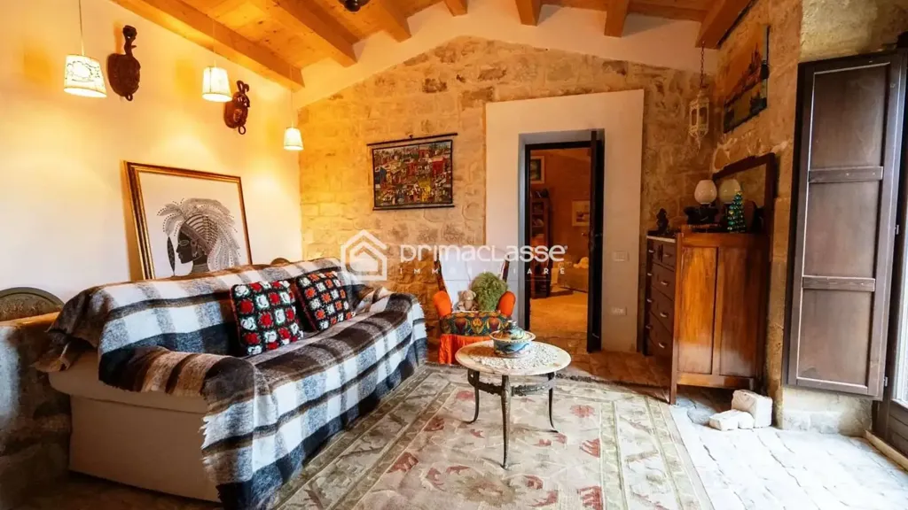 Soggiorno - Restored Casale with Pool in Modica Sorda