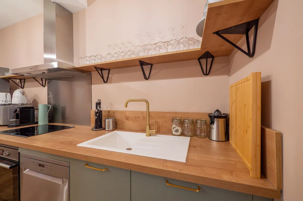 Köök - 2-Bedroom Apartment with Patio in Nîmes Centre