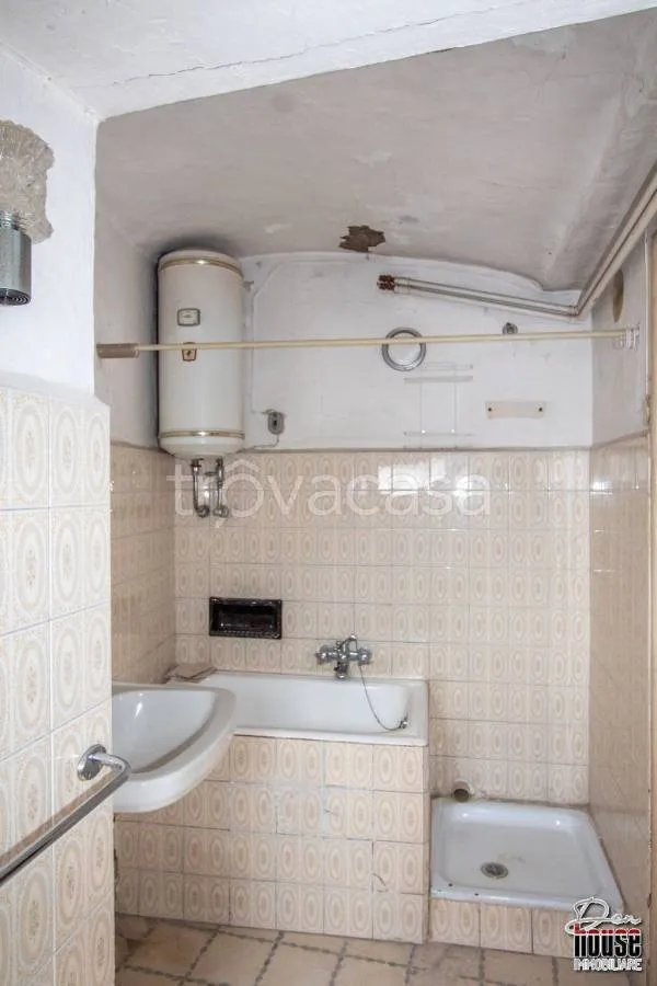 Salles de bain - Terraced House with Lake View in Caprie