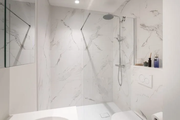 Bathrooms - Apartment with Canal View in Antwerp