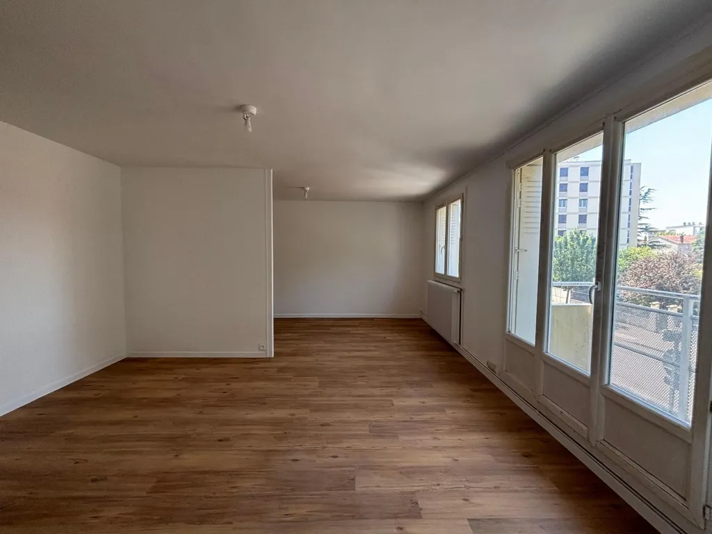 Pièces - Appartement 4 Pièces avec Balcon à Valence