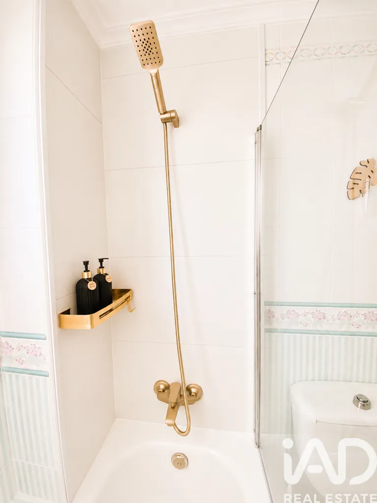 Bathrooms - Apartment with Garden and Sea View in Málaga