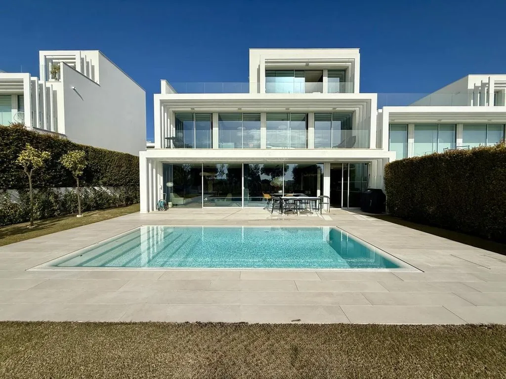 Bassein - Golf Villa with Sea Views in Sotogrande