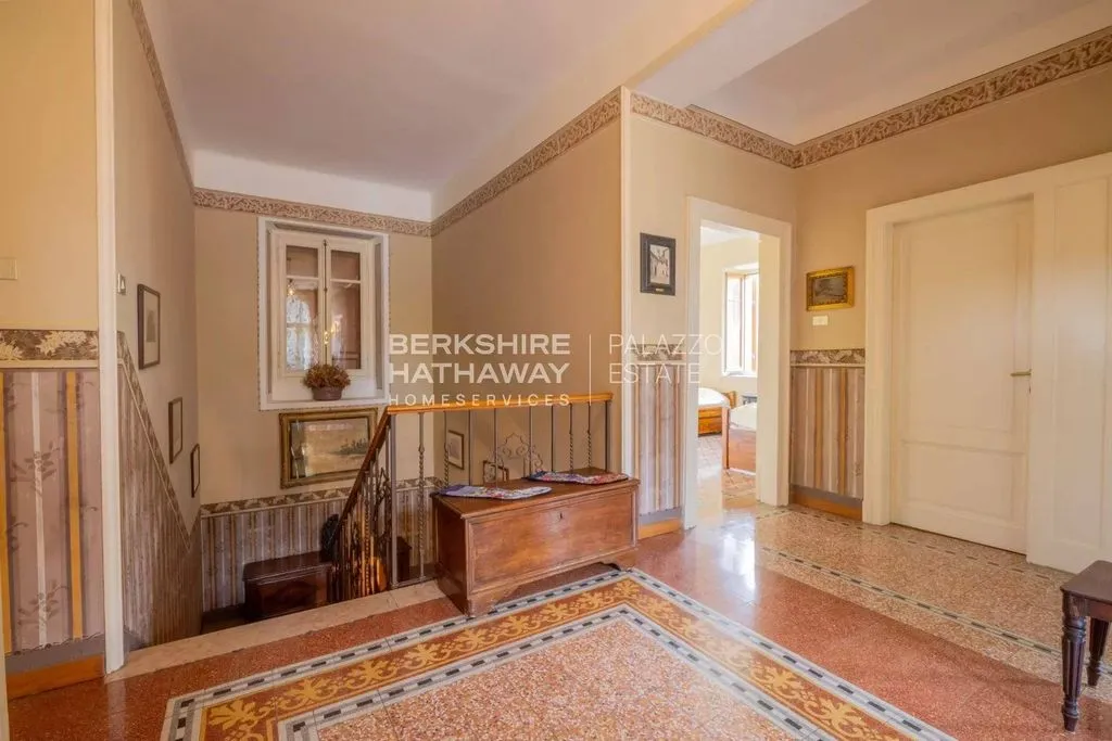 Entrée - Liberty-Style Villa with Park in Valle Intelvi