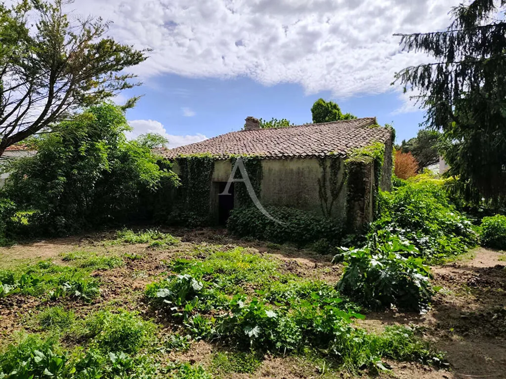 Extérieur - Maison d'Architecte avec Piscine à Breuil Magné
