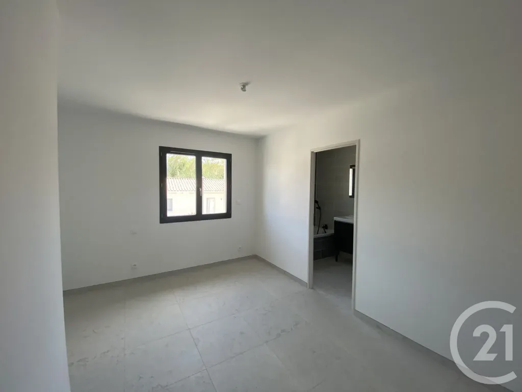Pièces - Maison Contemporaine avec Piscine à Nezignan-l'Évêque