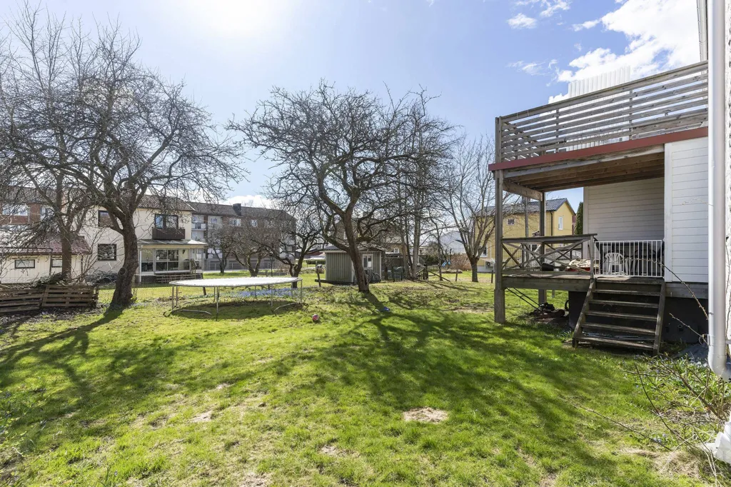 Jardin - Two-Storey Villa with Balcony in Mellerud