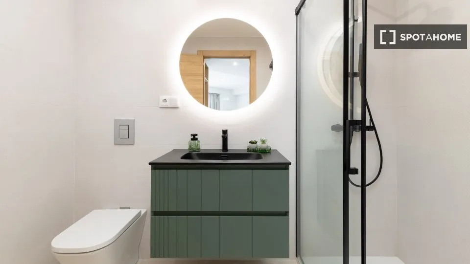 Salles de bain - Studio with Air Conditioning in Nou Moles, Valencia