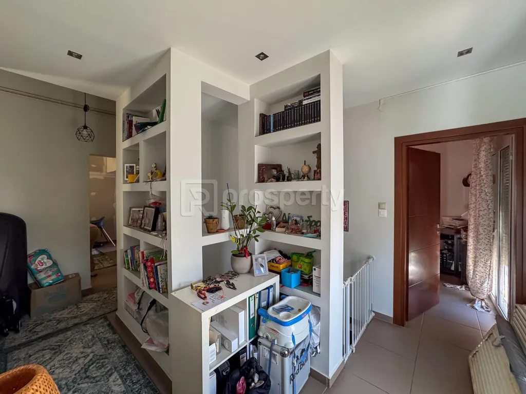 Séjour - First-Floor Apartment with Green View in Agyia, Patra