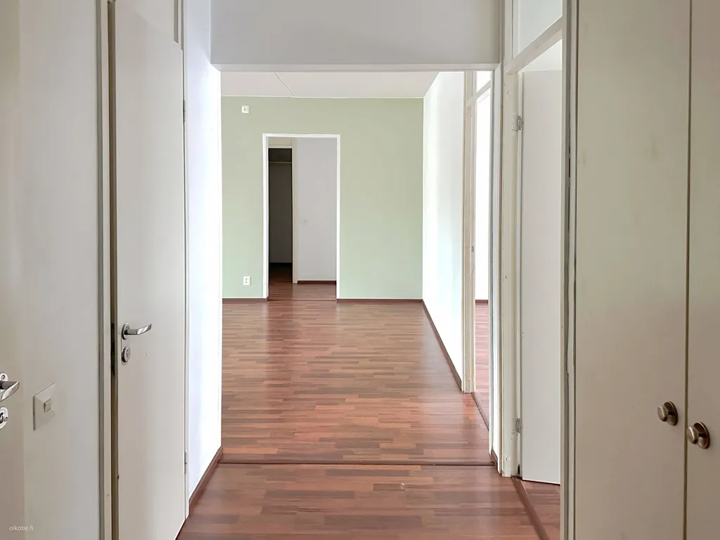 Entrée - Apartment with Balcony in Oulunkylä, Helsinki