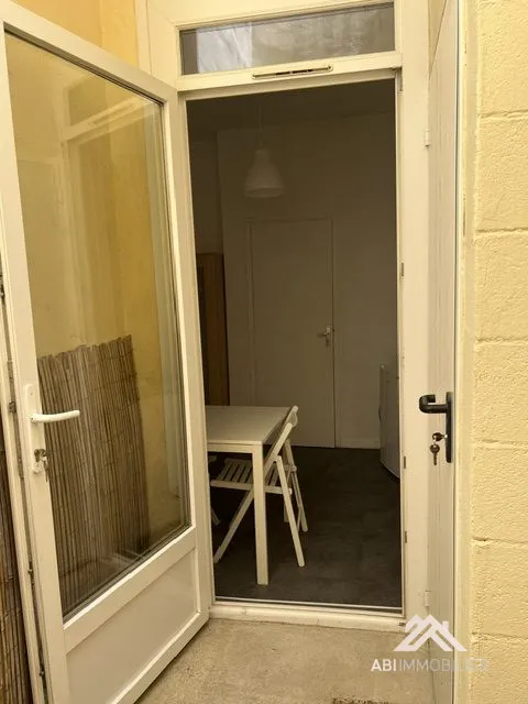 Terrass - Studio with Courtyard View in Béziers