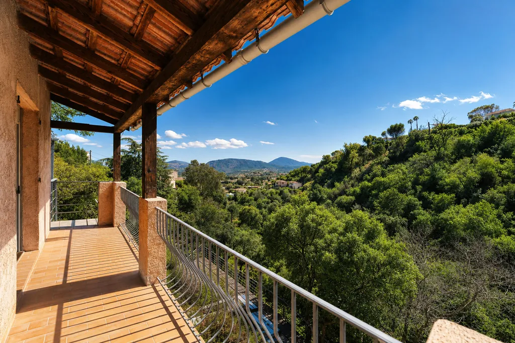 Balcon - Maison avec Terrasse et Vue sur les Hauts de Mandelieu