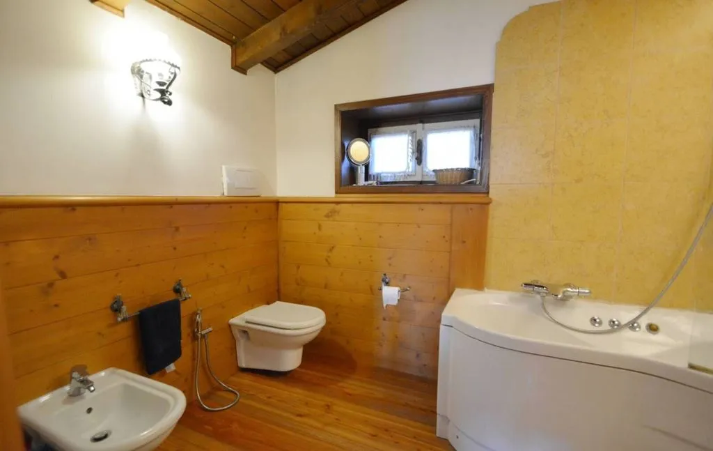 Salles de bain - Spacious Villa with Garden in Gallio