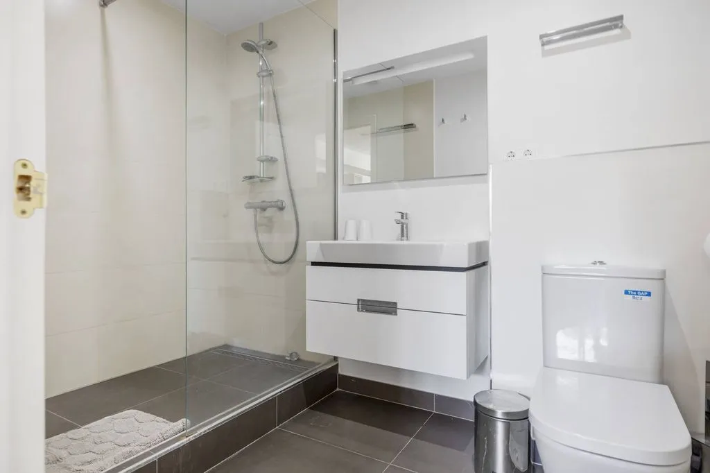 Salles de bain - Luxury Townhouse with Pool in Benahavís