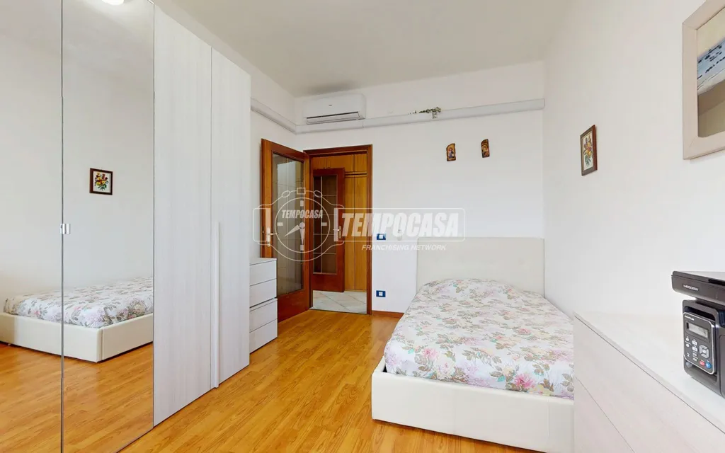 Magamistoad - Modernised Triplex with Balcony in Mantua