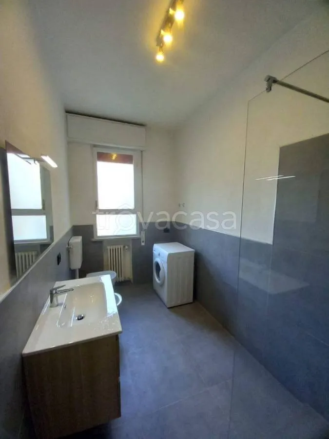 Salles de bain - Bright Apartment with Balcony in Ferrara