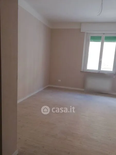 Stanze - Spacious 4-Room Apartment in Pisa