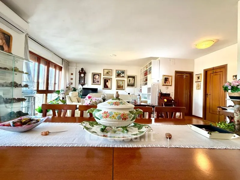 Salle à manger - Five-Bedroom Apartment with Terrace in Florence