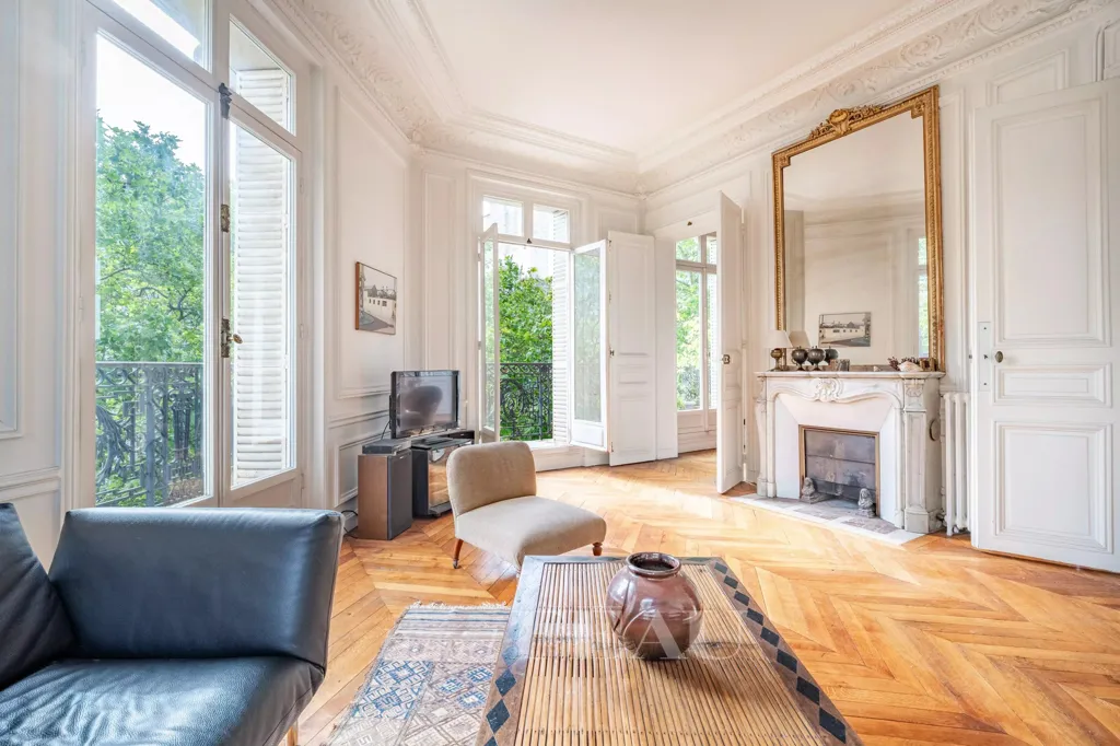 Elutuba - 3-Bed Apartment with Balcony in Paris 6th