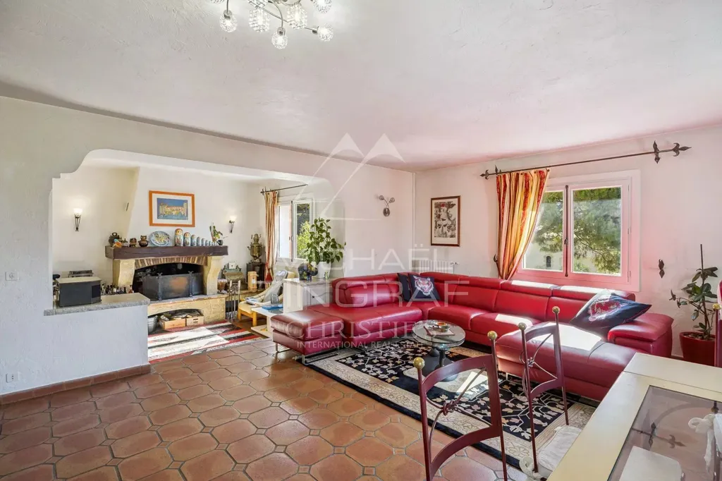 Living Room - Villa with Infinity Pool in Saint-Maymes, Antibes