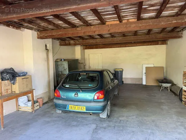 Garage - Villa with Garden near Toulouse