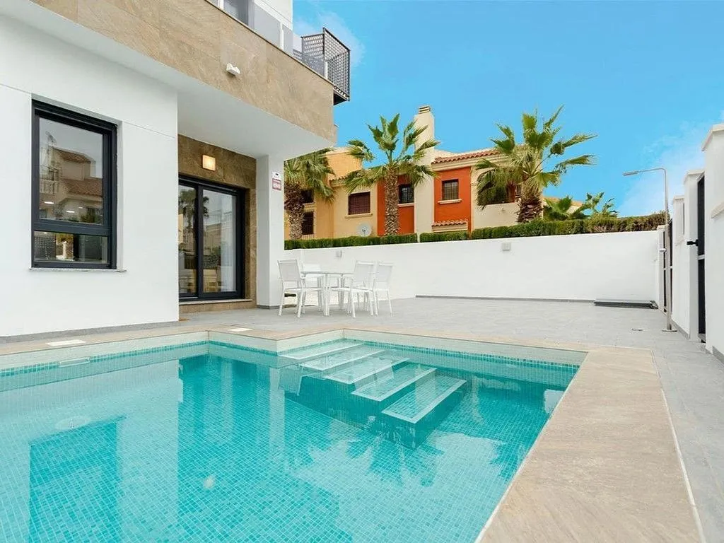 Piscine - New Build Villa with Pool in Torrevieja