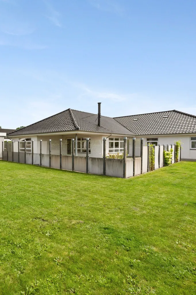 Giardino - Contemporary Villa with Garden in Otterup