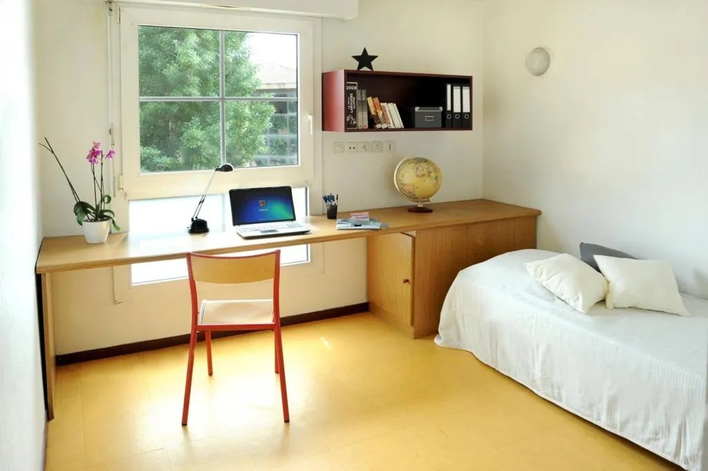 Chambres - Appartement Meublé de 16m2 à Aix-en-Provence