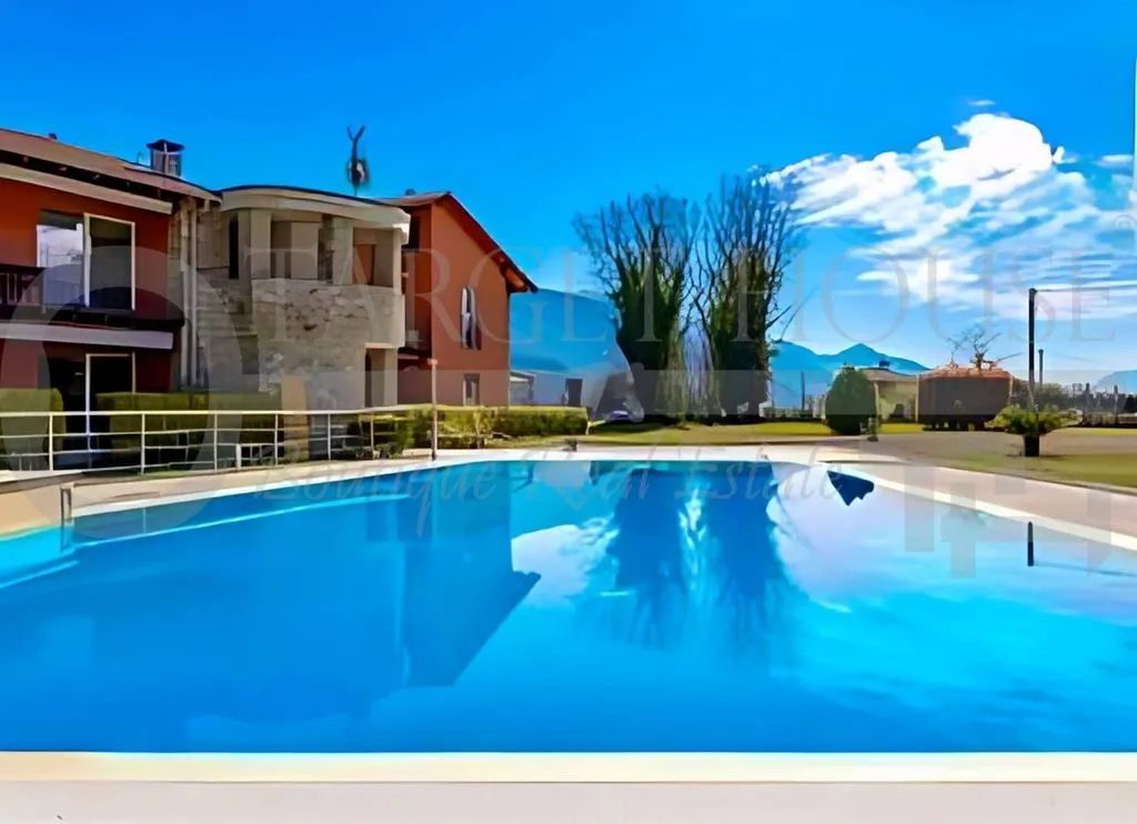 Piscine - Luxury Flat with Private Garden in Gravedona