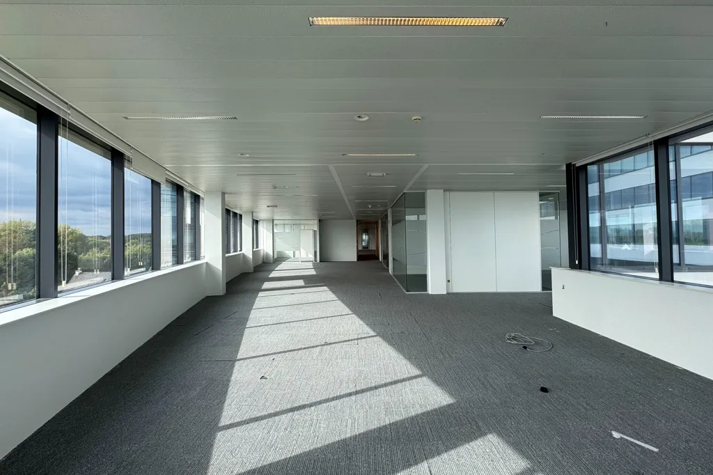 Kabinet - Office Space with Slewway Visibility in Erembodegem
