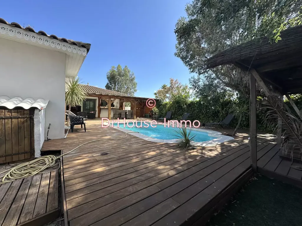 Piscine - Villa Lumineuse avec Piscine à Agde