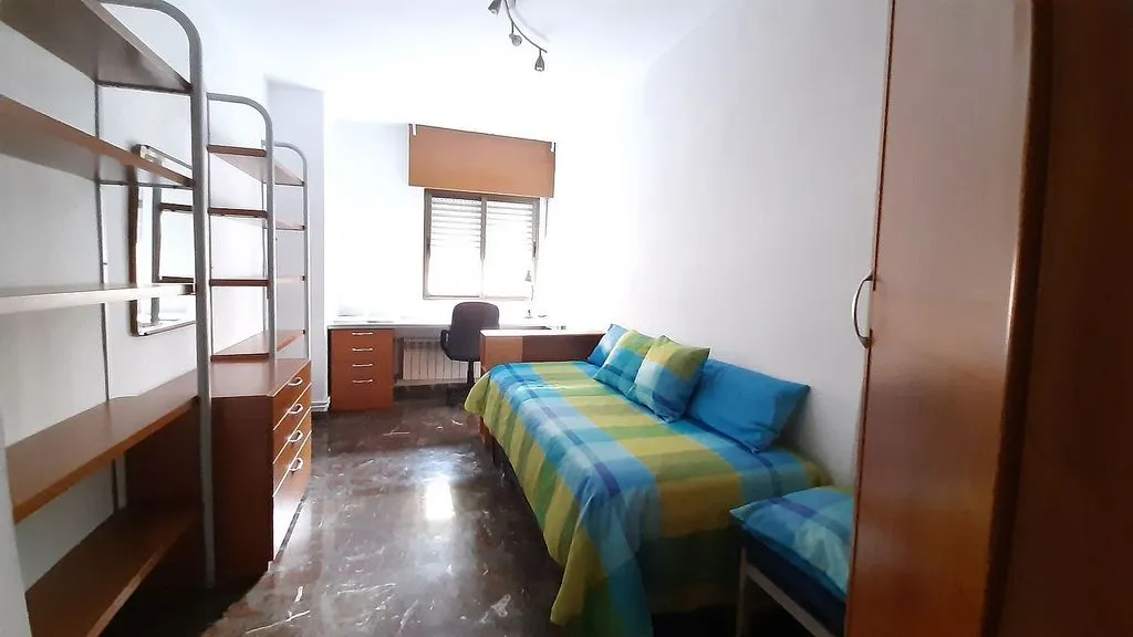 Chambres - Student-Friendly Flat with Terrace in Lima Street