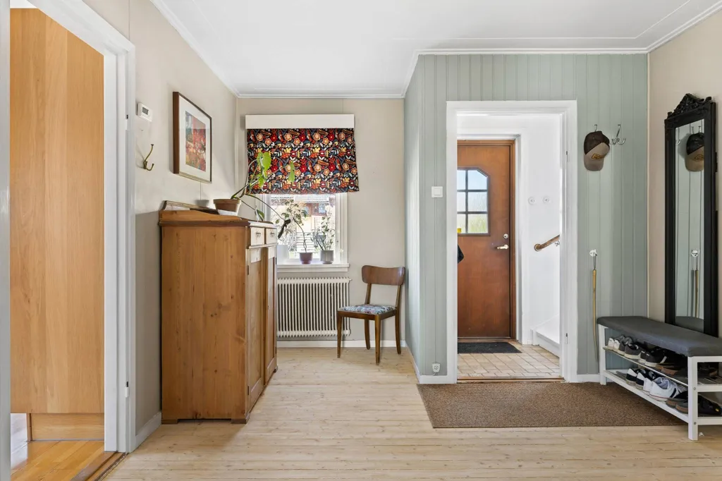 hallway_entrance