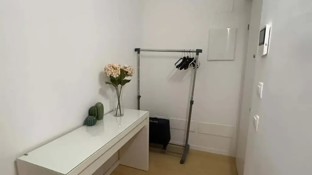 hallway_entrance