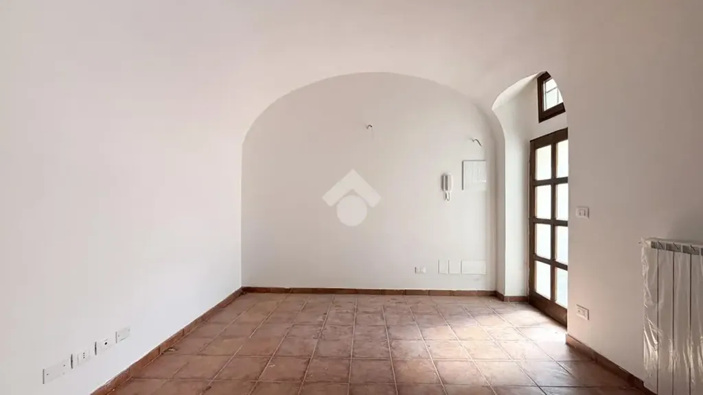 Pièces - Restored Apartment with Private Courtyard in L'Aquila