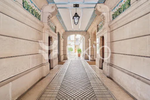 Esik - Luxury Apartment with Elevator in Paris 17th