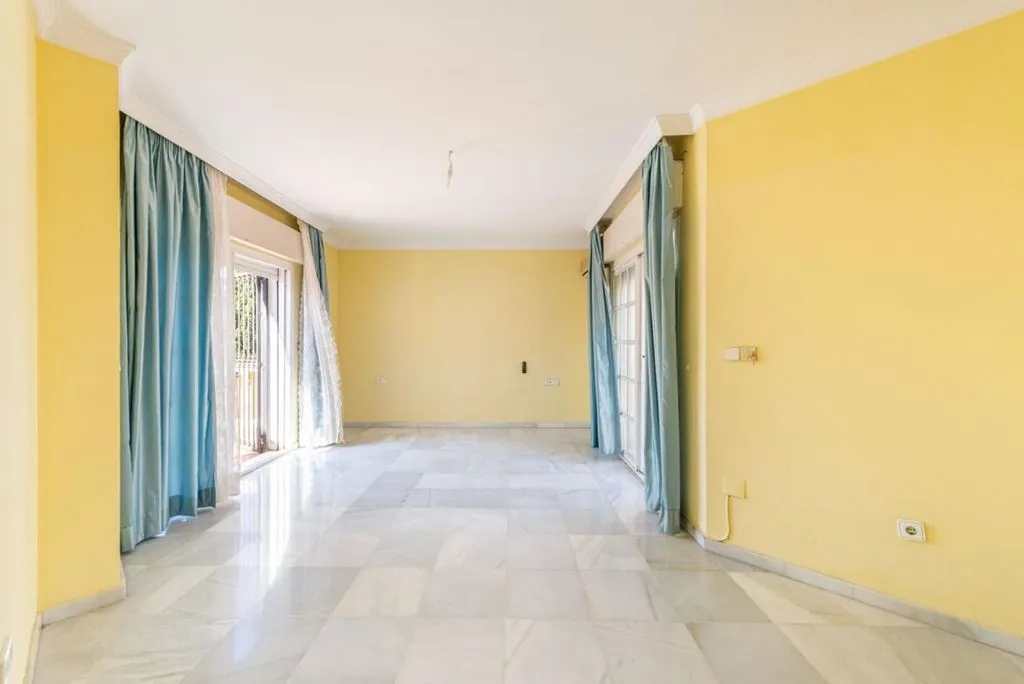 Elutuba - Chalet with Pool in Marbella's Old Town