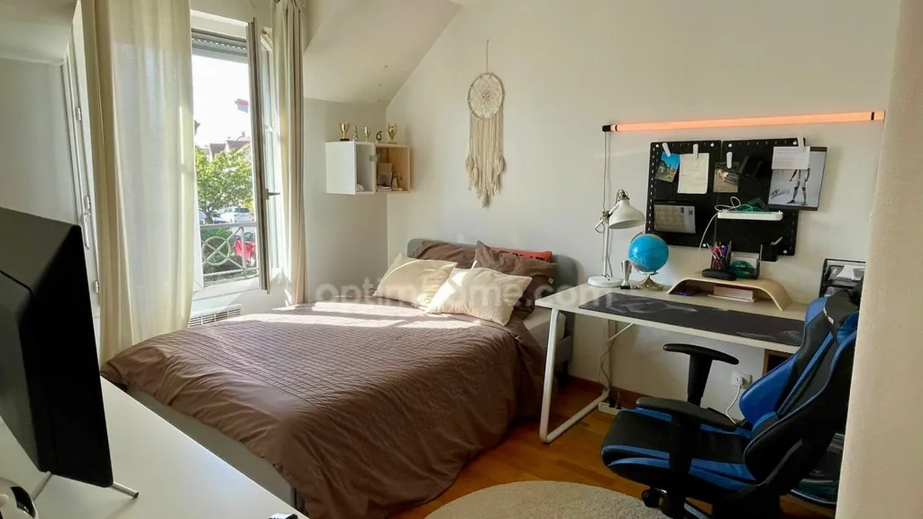 Bedrooms - Modern House with Garden in Le Plessis-Bouchard