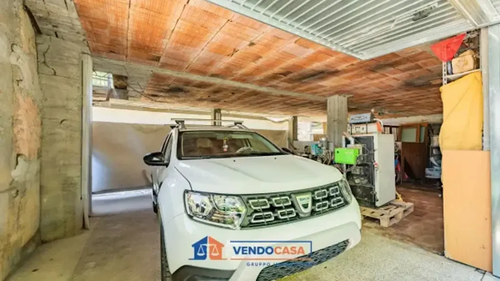 Garage - Restaurated Villa with Garden in Borgo San Dalmazzo