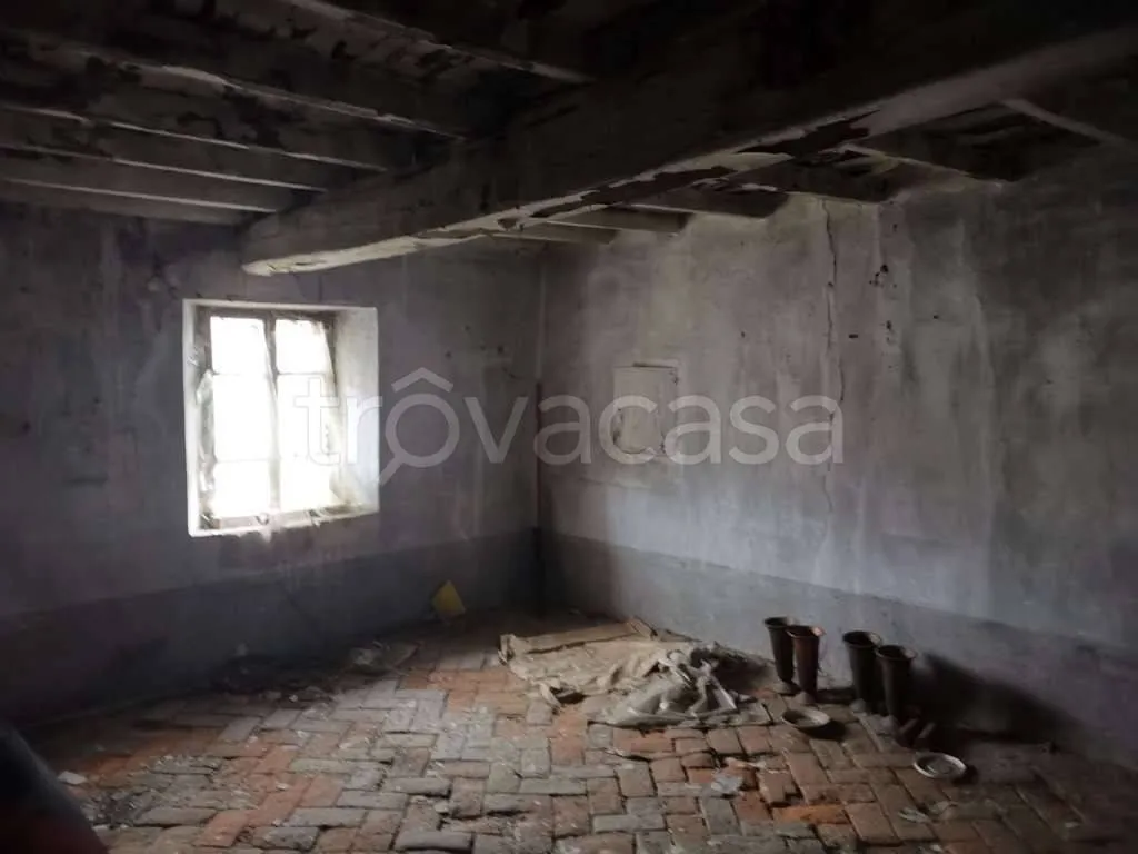 Pièces - Rustic House with Garden in Bagnasco